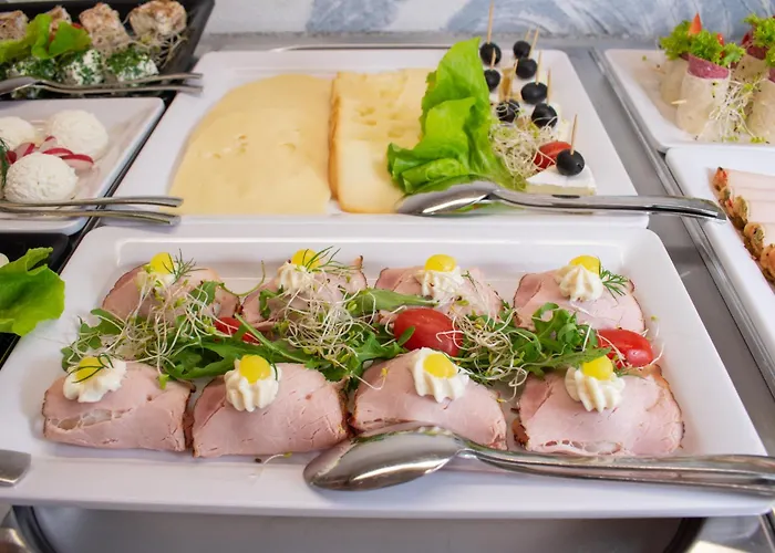 Centrum 3* קולובז'ג