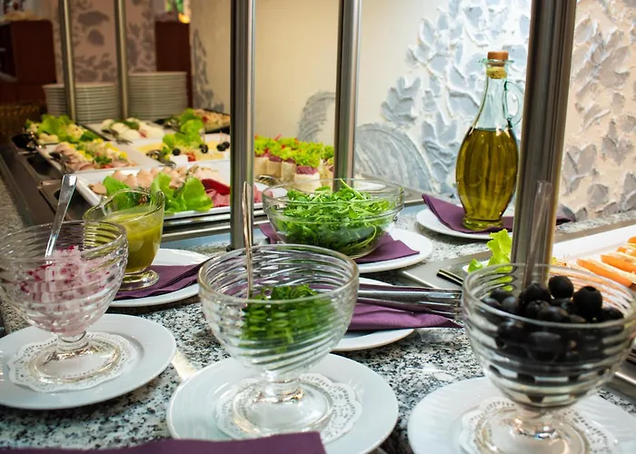 Centrum 3* קולובז'ג